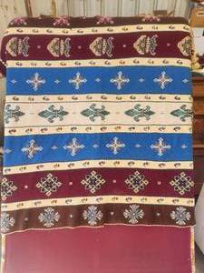 lot 182 image: Nice throw blanket
