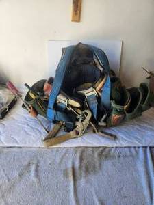 lot 168 image: Sala Exofit safety harness and tool pouches with contents