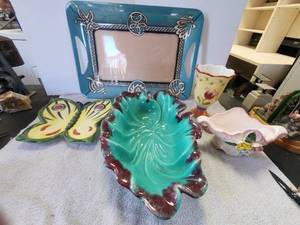 lot 194 image: Selection of Pfaltzgraff decor