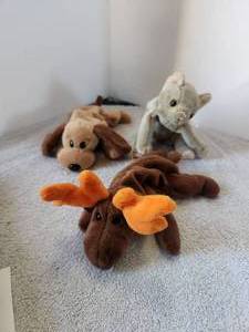 lot 212 image: Selection of Beanie Babies