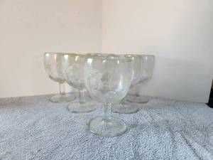 lot 199 image: Selection of 6 vintage goblet glasses