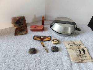 lot 197 image: Selection of vintage Boy Scout items