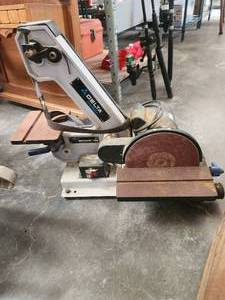 lot 136 image: Delta Belt and disc sander combo