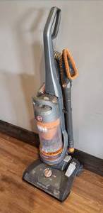 lot 104 image: Hoover WindTunnel 2 Whole House Rewind Pet Bagless Vacuum