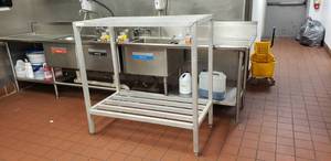 lot 353 image: Large Aluminum Double Shelf Dunnage Rack, Measures 48 x 24 x 48