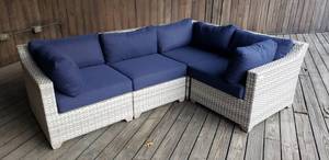 lot 21 image: L-Shaped 4 Piece Grey Outdoor Patio Furniture Set 2 Navy Blue Cushions