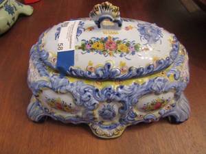 lot 58 image: Covered vessel dcor hand painted Portugal dcor