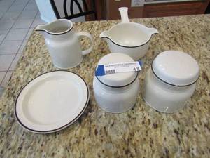 lot 47 image: Lambeth ware Royal Doulton , 2 covered sugar bowls and 1 creamer, 1 gravy with saucer,