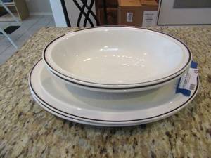 lot 49 image: Lambeth ware Royal Doulton, 2 oval bowls 10, 12 oval platters qty 2
