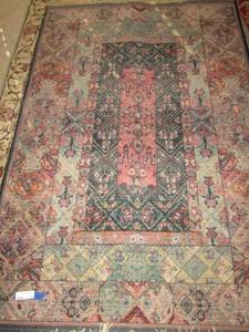 lot 209 image: Area rug 6643 dark colors great condition
