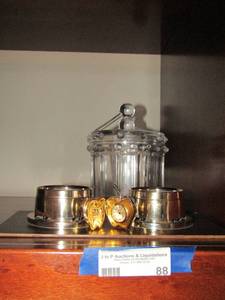 lot 88 image: Springfield thermoses for indoor use, biscuit jar covered, solid apple