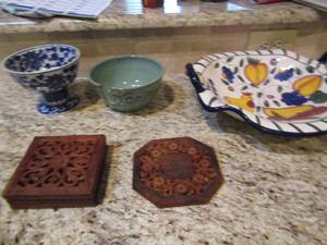 lot 200 image: Wooden pot holders, LLA Karen engraved bowl, Large double handled rooster bowl,