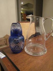 lot 125 image: Crystal legends covered DE canister By Go dinger blue glass, handled clear glass picture