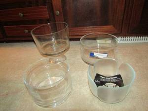 lot 153 image: Rosen thali Form hone name bowl, 2 glass bowls, footed bowl