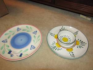 lot 154 image: Trend land serving platter, Highmark giftware chip and dip platter