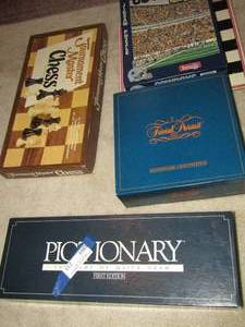lot 233 image: Game lot includes, Pictionary, Dallas cowboy puzzle, master chess and more