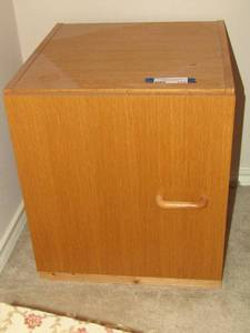 lot 172 image: 211819  Bed side table light brown with 1 door, qty 2 matching
