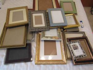 lot 244 image: Large lot of various picture frames of all sizes and designs, more than 20