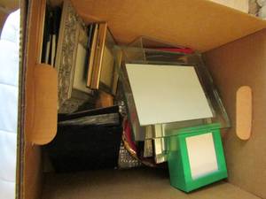 lot 25 image: small white box of small size picture frames