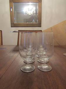 lot 133 image: Frosted stem glasses qty 8