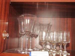 lot 129 image: Long stem champagne glasses qty 6 , 6 small drinking wine glasses