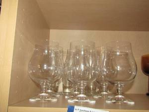 lot 229 image: Clear glass mixed drink cups qty 6, Tall slim juice glasses or wine qty 5