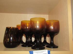 lot 230 image: Dark Brown glasses qty 8, short no stem juice glasses dark brown qty 2