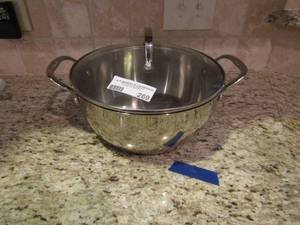 lot 269 image: Large Cuisinart covered sauce pan
