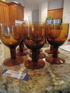 lot 270 image: short stem wine glasses brown glass, qty 8