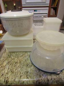 lot 264 image: Tupperware lot, salad toss bowl, strainer, bread box and more
