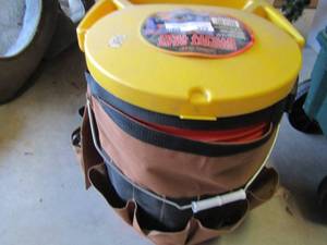 lot 372 image: Work gear utility  seat, bucket, and tray new