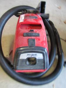 lot 376 image: Dirt devil can van 3.0 used but works, attatchments with item