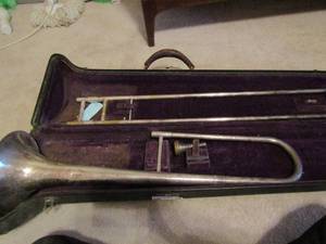 lot 22 image: Trombone -CC cone silver in case 18F- #232696