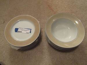 lot 142 image: Fitz and Floyd dishes, 4 soup bowls, 8 saucers