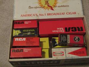 lot 315 image: Cigar box of electron tubes
