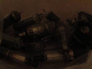 lot 305 image: Electron tubes, radio tv qty 20