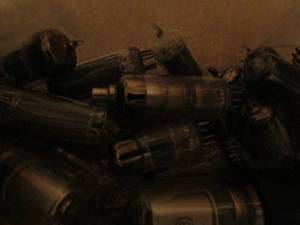 lot 303 image: Electron tubes, radio tv qty 20