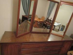 lot 7 image: Lane furniture dresser with mirror has 6 drawers, 2 end doors with 2 tier storage inside each, very beautiful piece no damage, very large, Mirror size 4162, Dresser size 318020, also comes with a glass piece that fits the top of dresser