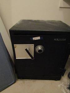 lot 11 image: Meilink  large safe, with combo knob, Class C,  Serial# A- 273432-- Fire resistant as well. 302531�.. Comes with combo