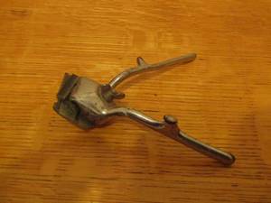 lot 395 image: Vintage hand mens shaver