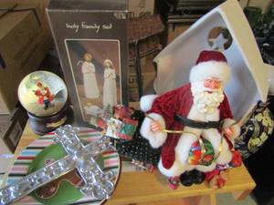lot 425 image: 2 Christmas saucers, Santa dcor, Holly family set and a new snow globe