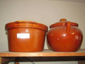 lot 437 image: Handled brown glass covered soup dish, brown glass crock pot insides