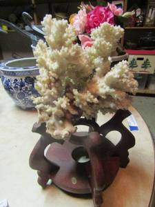 lot 446 image: Coral piece on stand