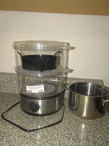 lot 448 image: Nesco steamer with 2 treys, berdes handled sauce pot no lid