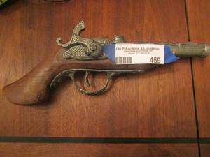 lot 459 image: Replica of a Flint Pistol, used for wall dcor 10 long