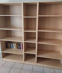lot 103 image: 3 Piece book shelfing unit, sides have 5 tier space and middle has 5 tier space, 727516
