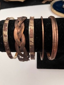 lot 176 image: 5 copper bangle bracelets