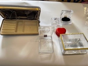 lot 206 image: 6 different jewlery holders presentation boxes