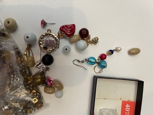 lot 128 image: loose beads, earring backs, loose earrings and more