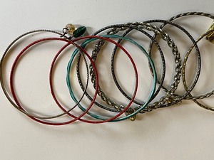 lot 263 image: 10 assorted bangle bracelets